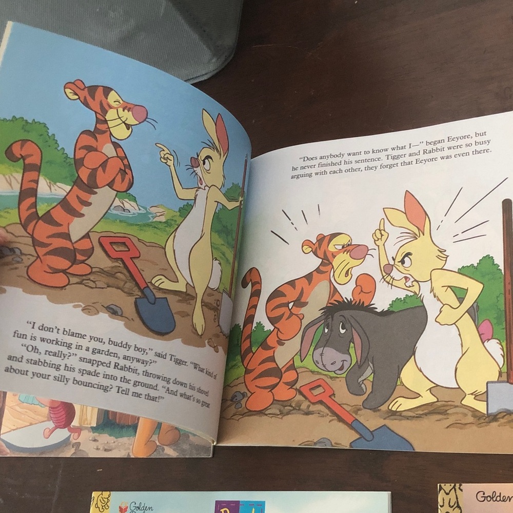 🏋️♂️ Winnie the Pooh Oh, Bother! Book Collection - Picture 5 of 11